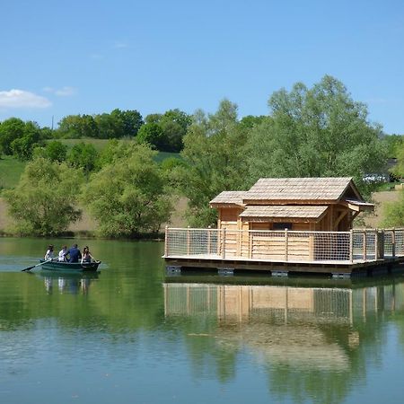 Cabanes Flottantes Du Lac De Pelisse Hotel Douzains Exterior foto