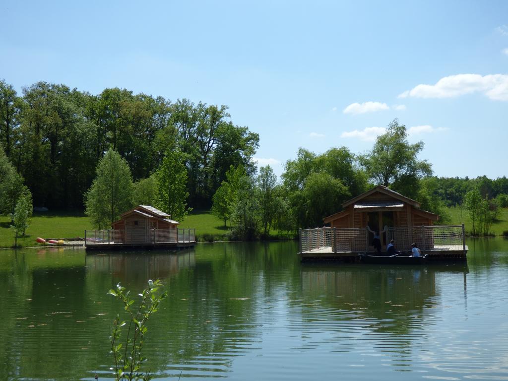 Cabanes Flottantes Du Lac De Pelisse Hotel Douzains Exterior foto